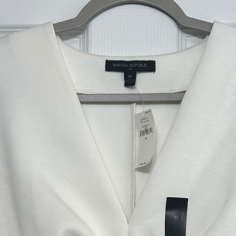 Banana Republic off-white sleeveless top NWT - Picture 2 of 2